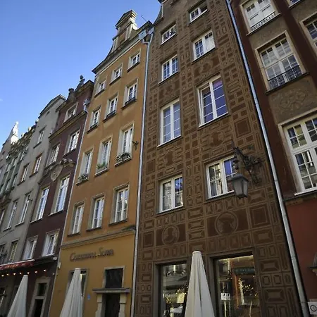 Dluga Street